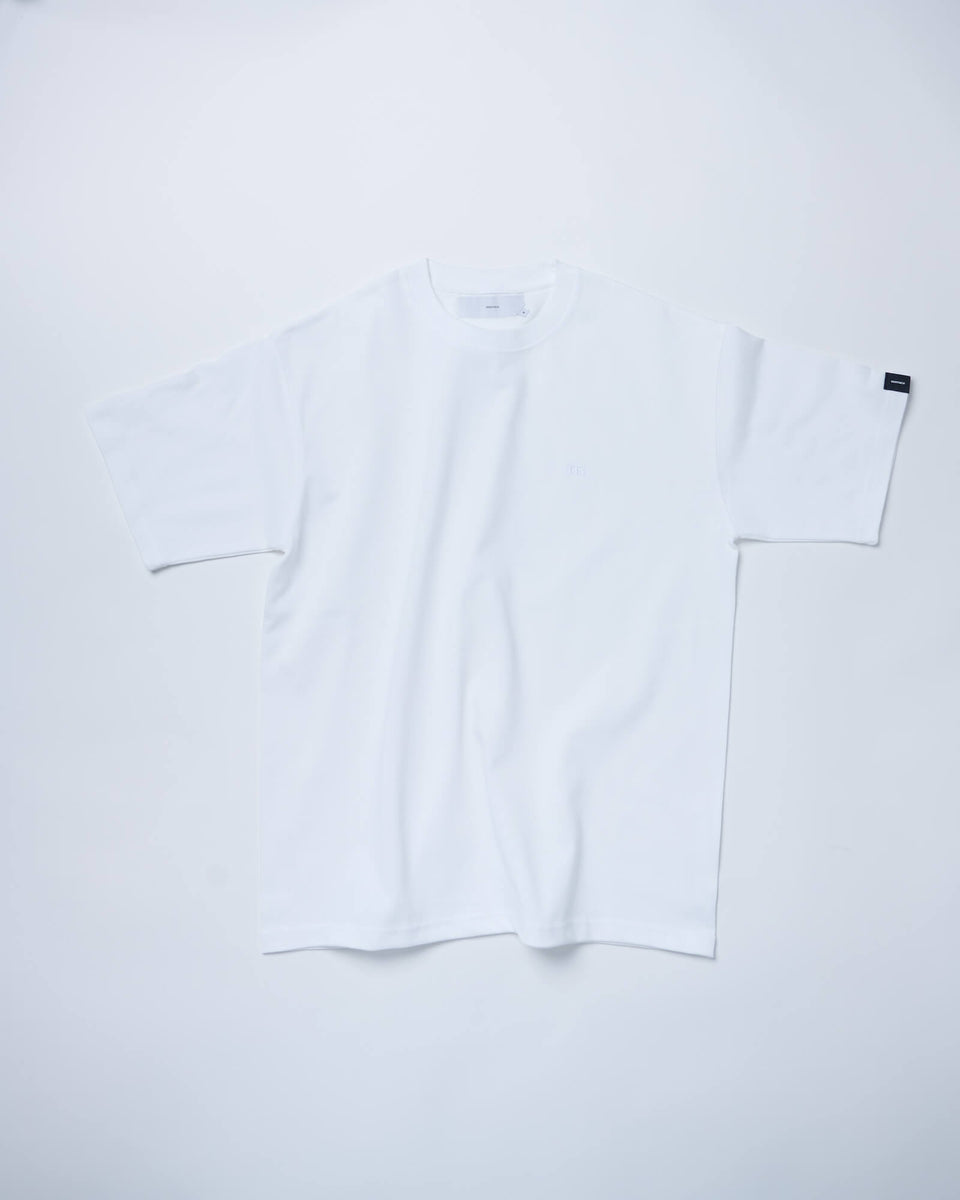 【ペコ】EMBOSS LOGO TEE(ホワイト) ペコ】EMBOSS LOGO TEE(ホワイト) Ameri（アメリ）の「AMERI