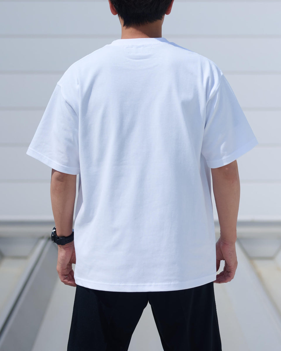 【ペコ】EMBOSS LOGO TEE(ホワイト) ペコ様専用】EMBOSS LOGO TEE(ホワイト) - メルカリ